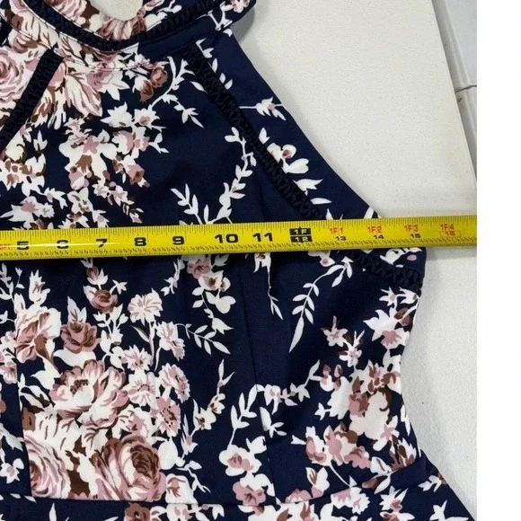 B. Darlin Navy Floral Halter Skater Dress Crochet Trim I56FJ478 Size 7/8 - Picture 5 of 9